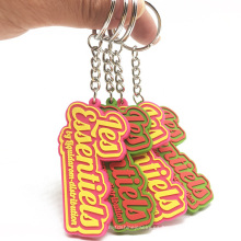 Fabricante ecológico Letras al por mayor en relieve Soft Forma personalizada PVC Roma Keychains para colecciones